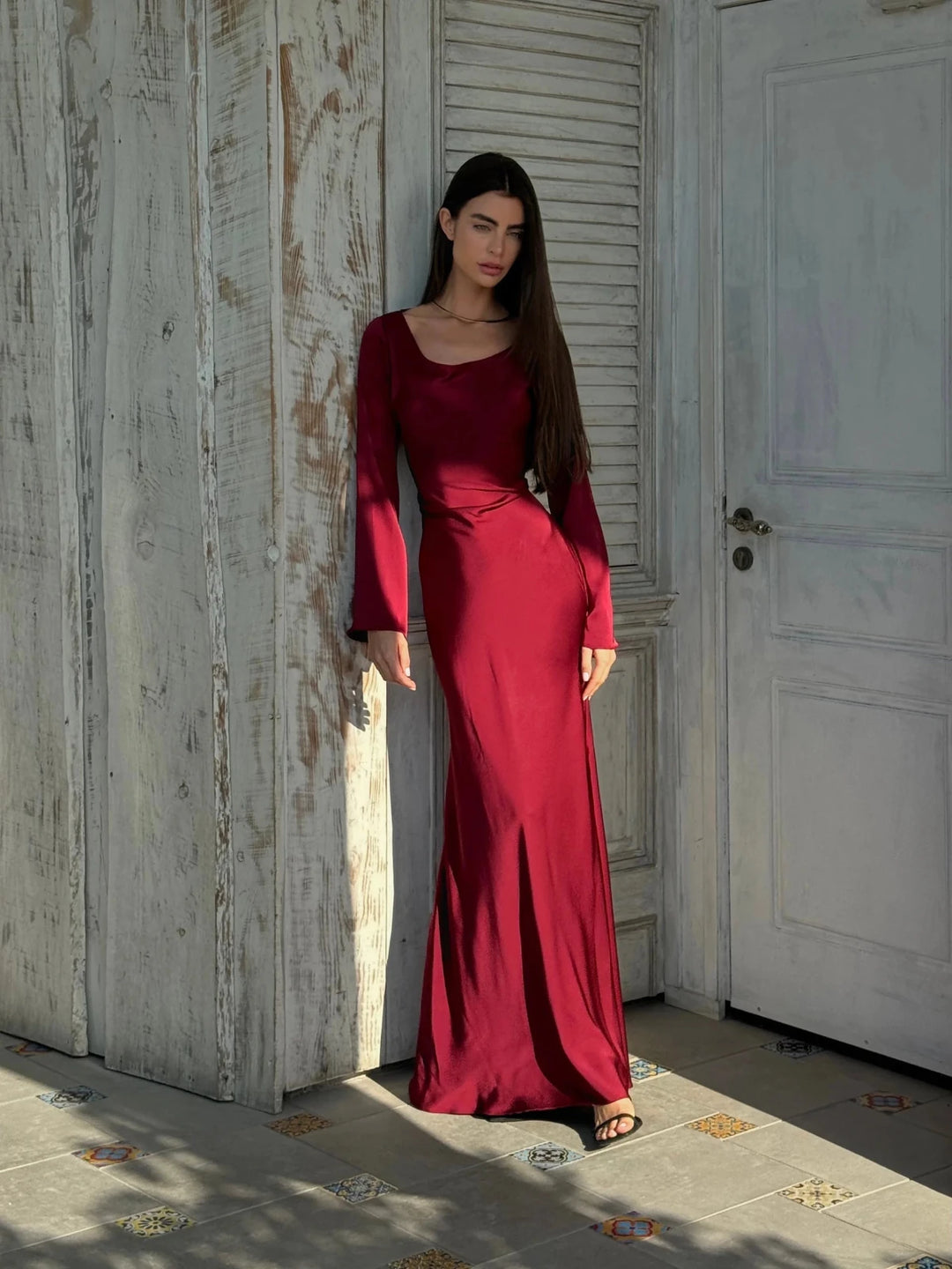 Sophia | Elegant Long Sleeve V - Neck Maxi Dress - Red - 4