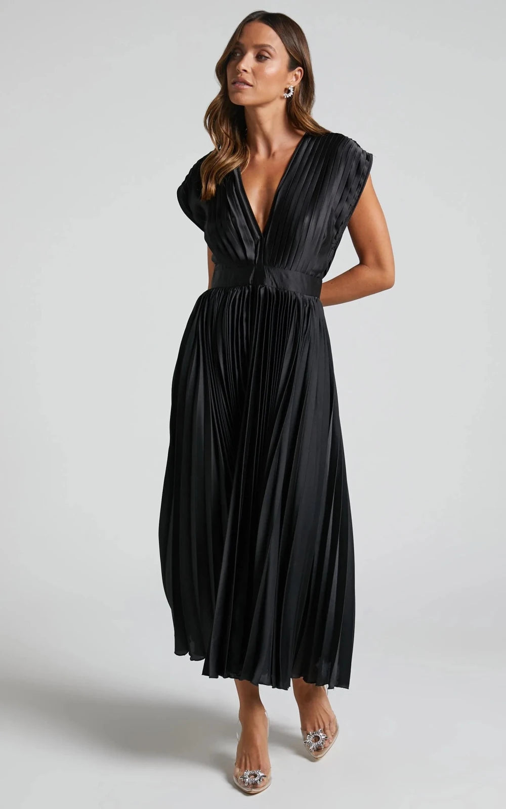 Imogen | Elegant V - Neck Pleated Midi Dress - Black - 7