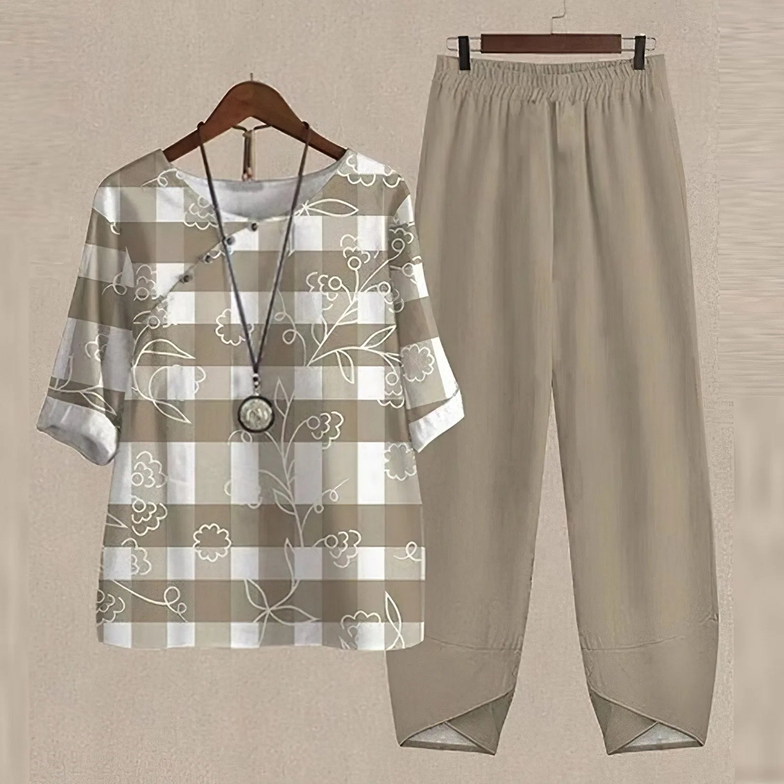Ruby | Comfortable Loungewear Set with Printed Top & Matching Pants - Beige - 5