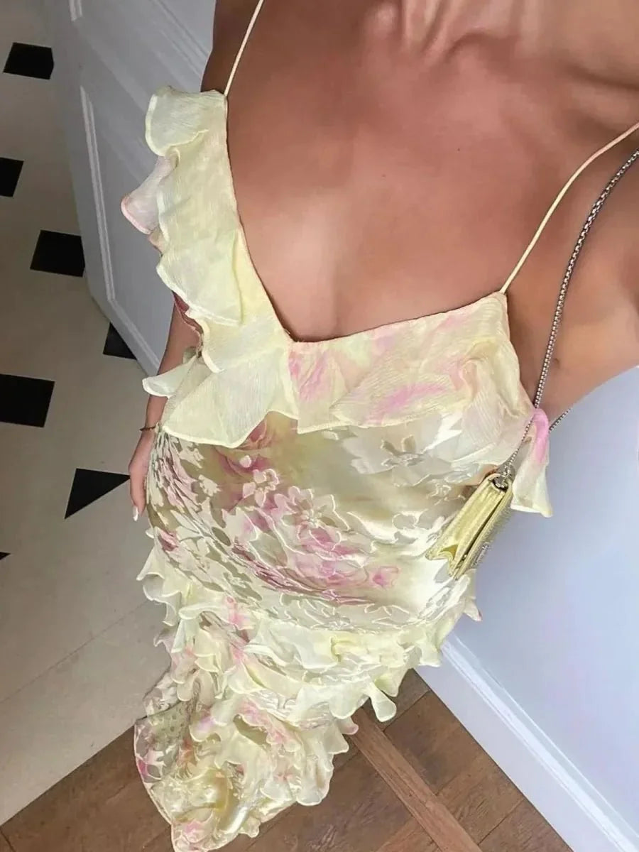 Yellow Women's Ruffle Tiered Maxi Dress — Claire V-Neck Floral Spaghetti Strap - Close Up Neckline